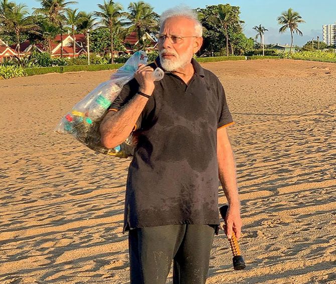 Cong takes swipe at Modi plogging on beach