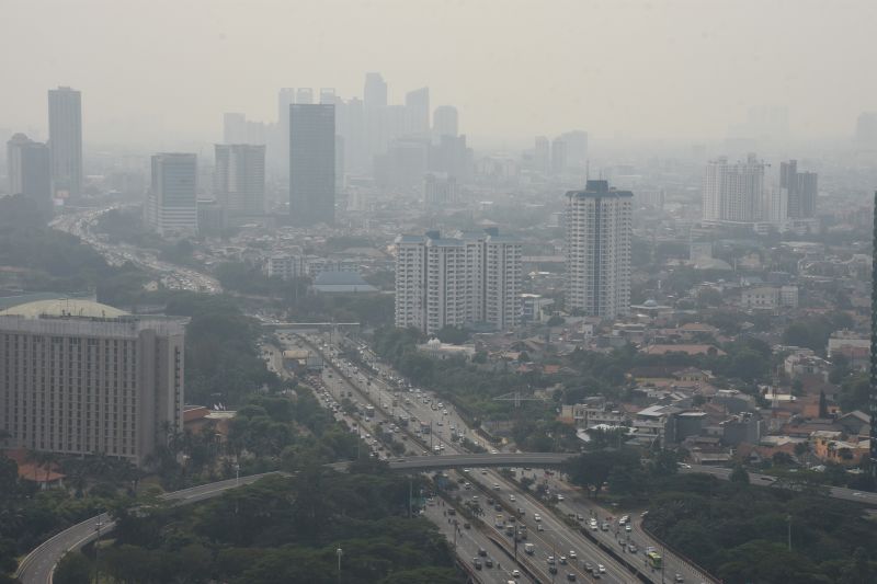 Indonesia's capital curbs private cars in bid to cut choking pollution