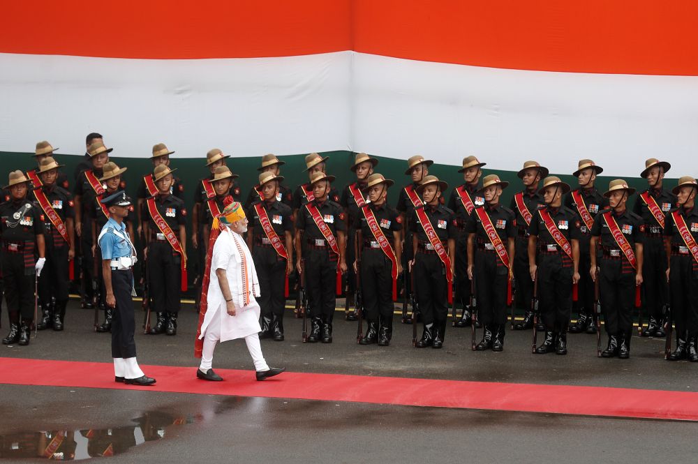 Indian Prime Minister Narendra Modi inspects the honour guard during Independence Day celebrations at the historic Red Fort in Delhi, India, August 15, 2019. REUTERS/Adnan Abidi