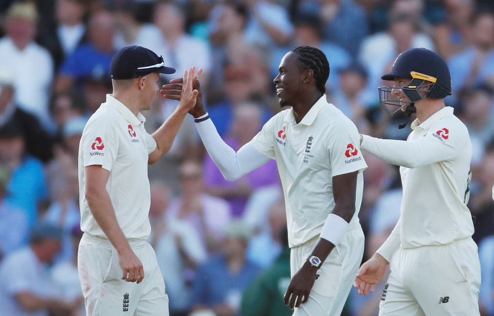 Six-wicket Archer gives England advantage over Australia