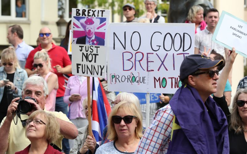 EU stands firm on Brexit, UK says talks to be stepped up