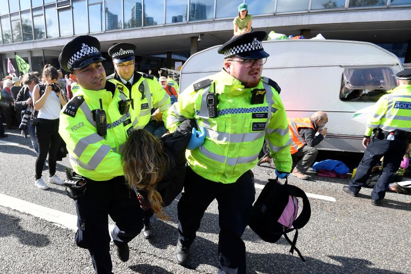 Climate change activists defy police ban on London protests
