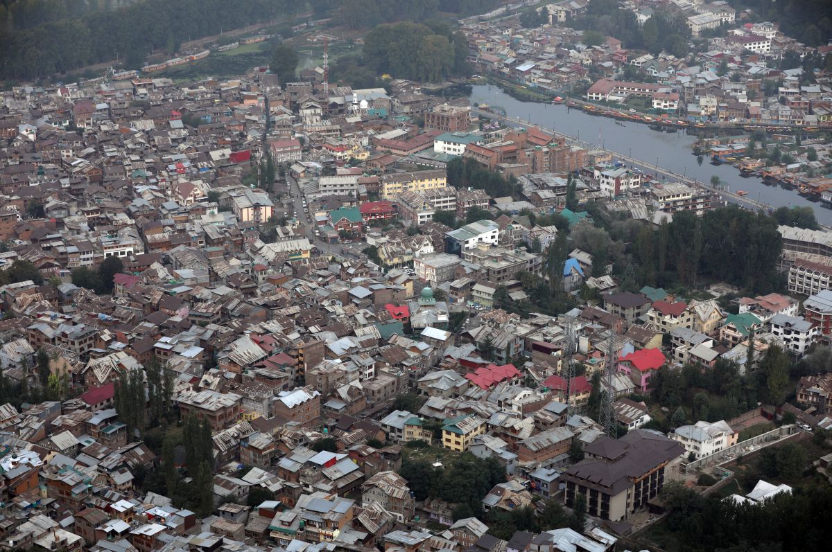 India moves to divide Jammu and Kashmir state despite protests, attacks