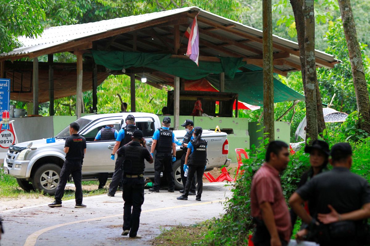 Gunmen kill 15 in southern Thailand's worst attack in years