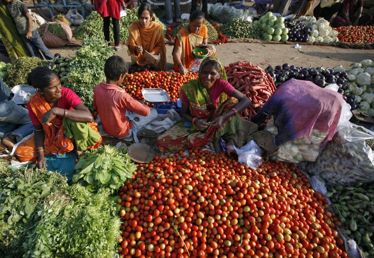 Economists eye silver lining in India's rising rural inflation numbers