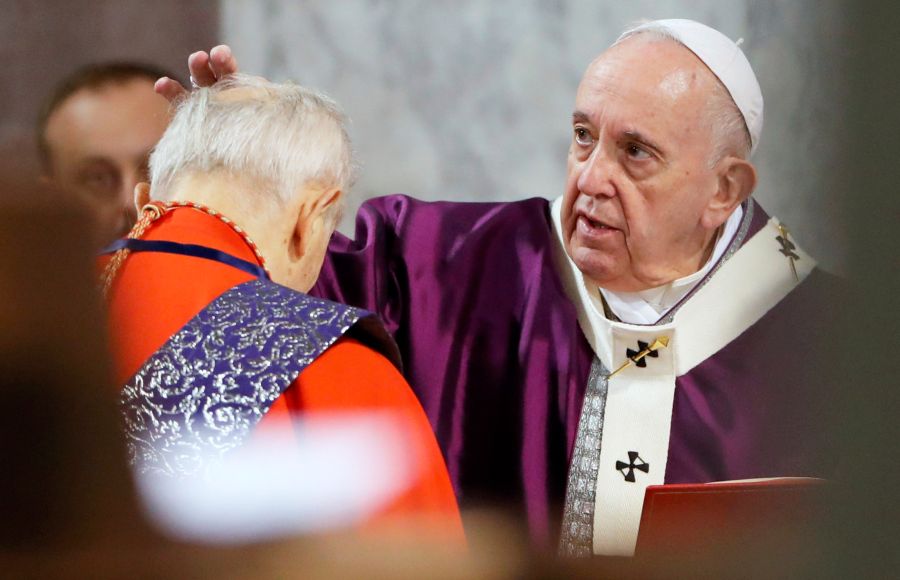 Pope leads world's Catholics into Lent at Ash Wednesday rite