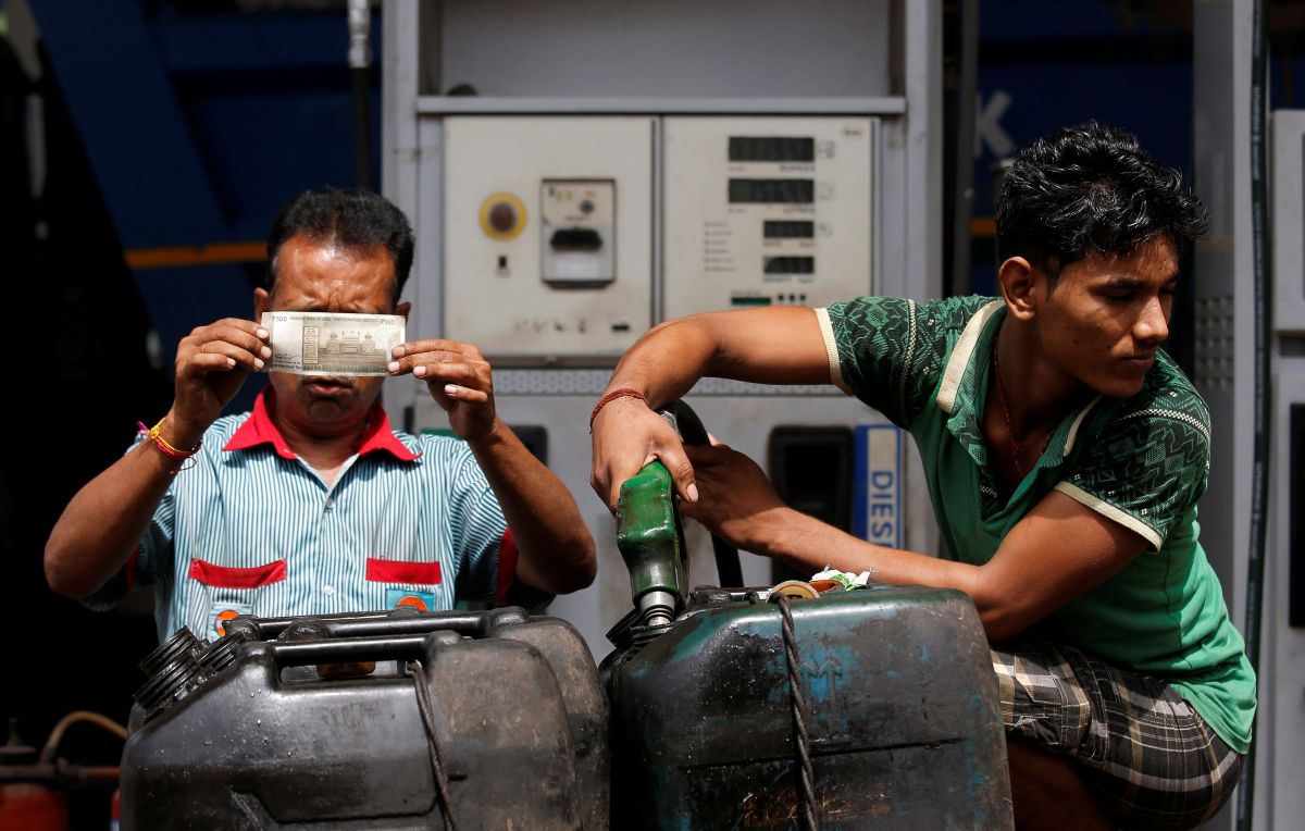 Petrol, diesel price may rise as duty hiked by Rs 3/l over global prices 