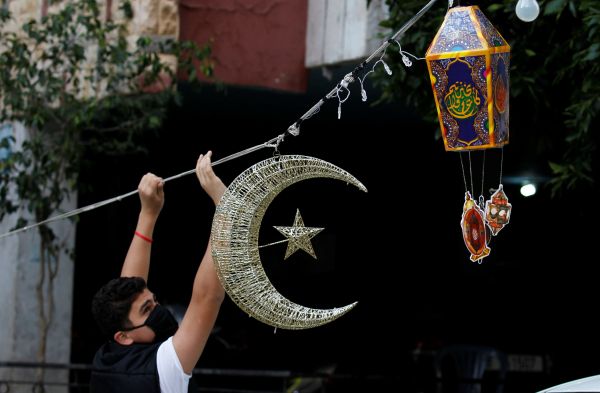 In shadow of coronavirus, Muslims face a Ramadan like never before