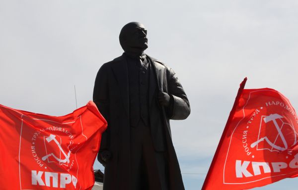 Russian communists defy lockdown with Red Square parade for Lenin's 150th