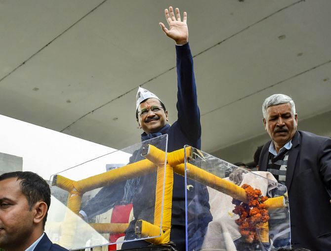 Kejriwal leads by 2K votes from New Delhi constituency