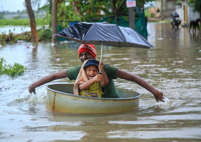 Heavy rains disrupt normal life in Karnataka, more likely