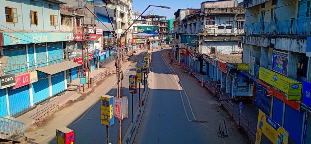 The usually busy Nyamo Lotha Road, Dimapur wears a deserted look during the six-hour bandh called by NSF against CAB on December 14. (Morung photo)