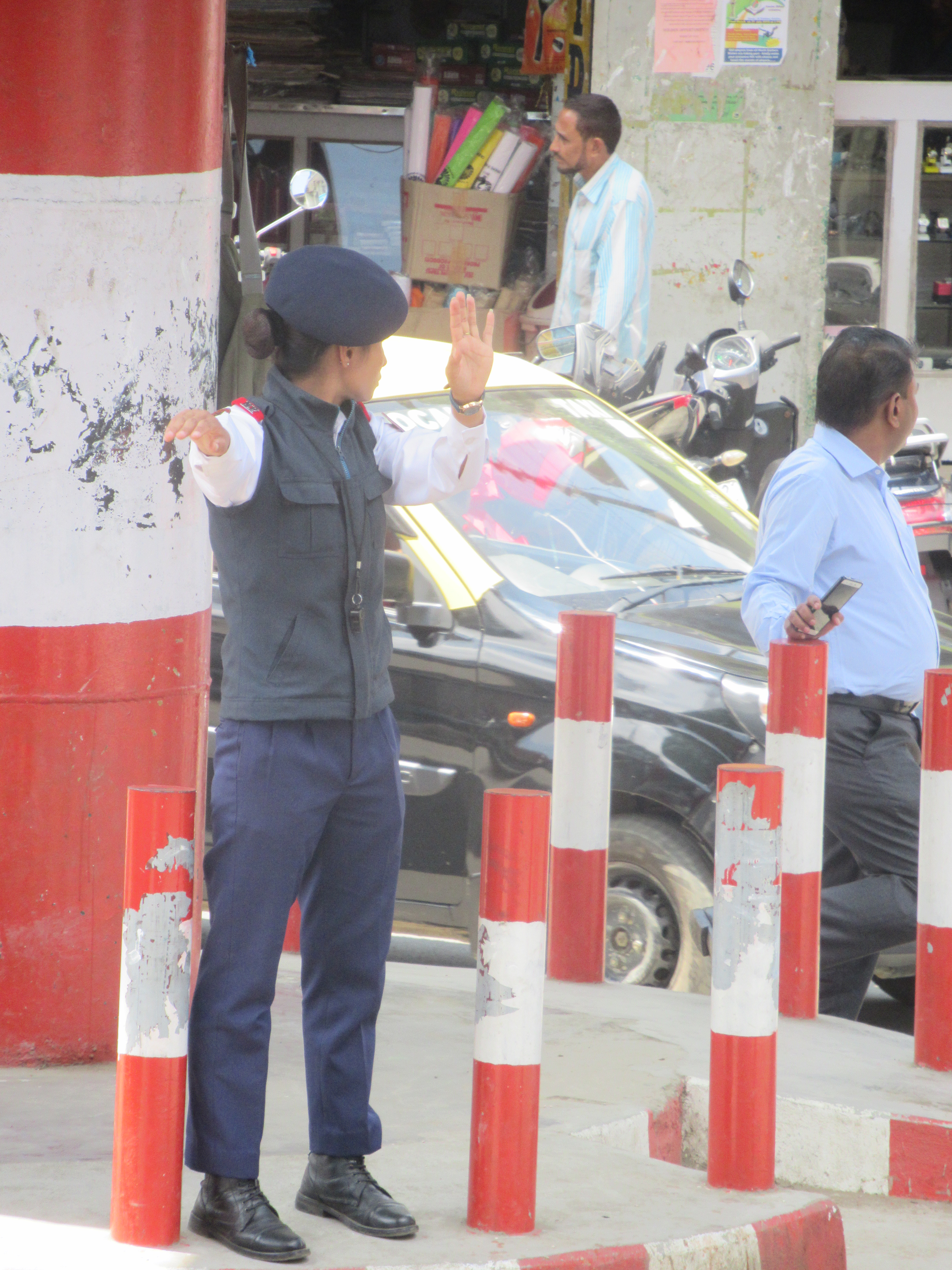 A day in the life of a woman traffic police 