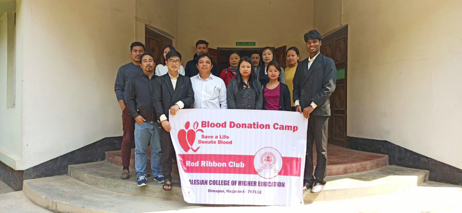 Students of Salesian College donate blood