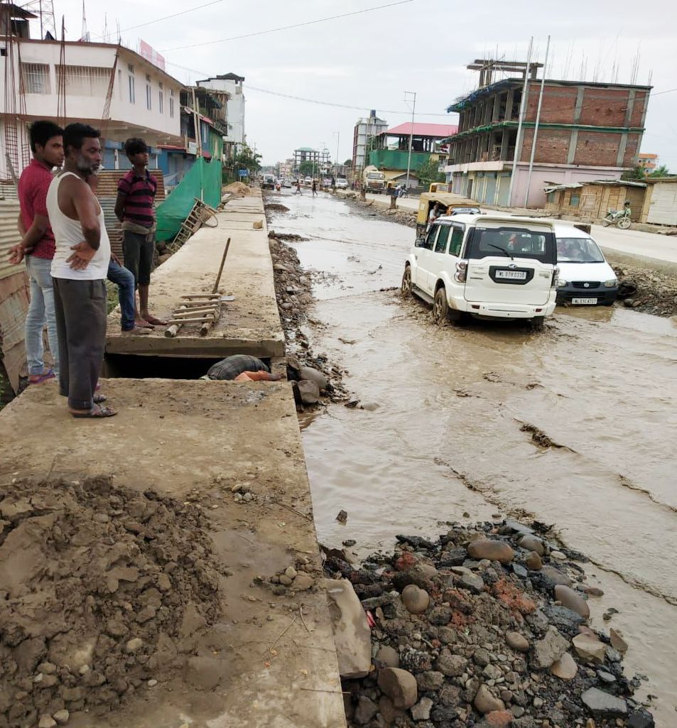 Sunday morning downpour sends NH 29 gushing
