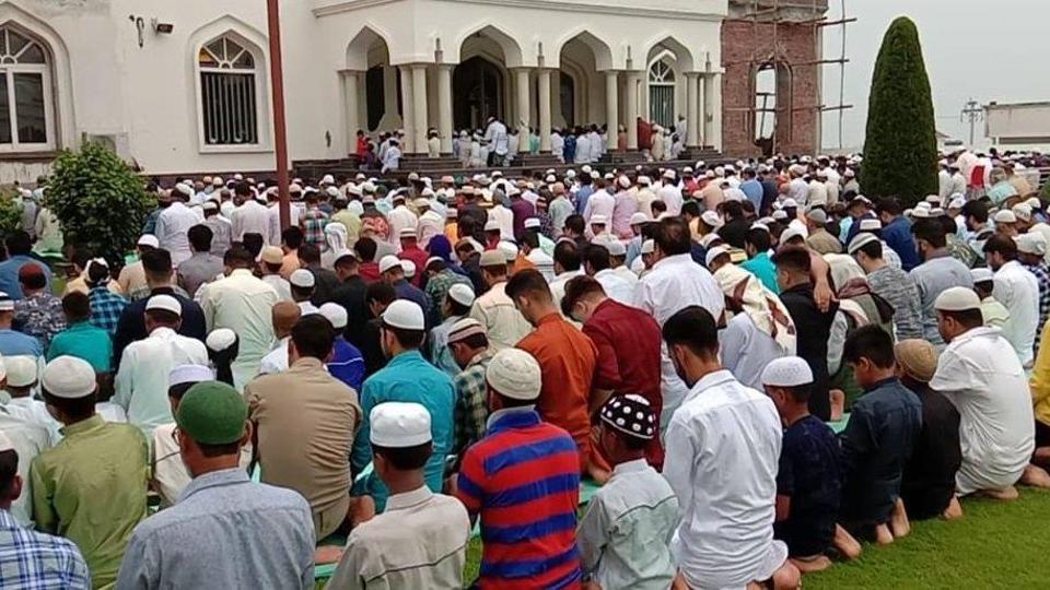 People offered namaz in the morning at Mohalla mosques in various parts of Srinagar. (ANI Photo )