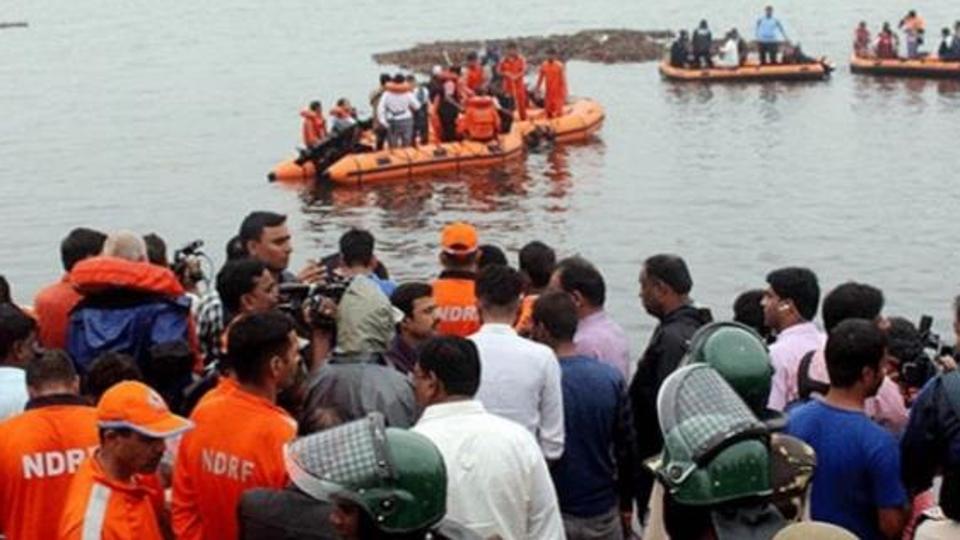 Seven killed as tourist boat capsizes in Godavari