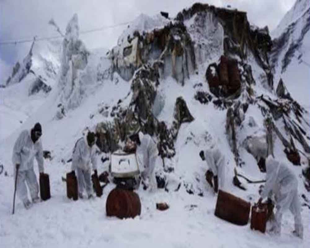 Eight soldiers trapped after avalanche hits Siachen