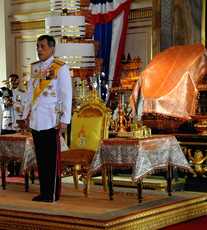 Thai King orders changes in royal motorcades