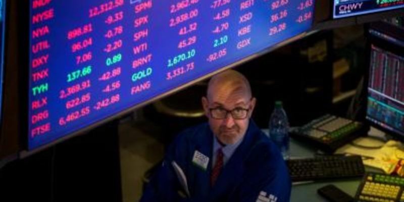 US stocks end higher despite record retail sales plunge