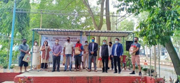 Minister, Jacob Zhimomi, Dimapur incharge for COVID-19 related activities, Y Kikheto Sema and others during the mask awareness programme in Dimapur held on May 22. (Morung Photo)