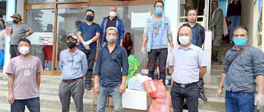 MTLT members along with the Dimapur Ao Youth Organisation members who brought the essential life-saving medicines to Mokokchung on June 2. (Photo Courtesy: MTLT)