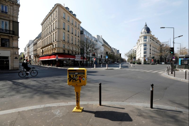 A view shows the deserted Grands Boulevards in Paris during a lockdown imposed to slow the rate of the coronavirus disease (COVID-19) in France on March 27, 2020. (REUTERS File Photo)