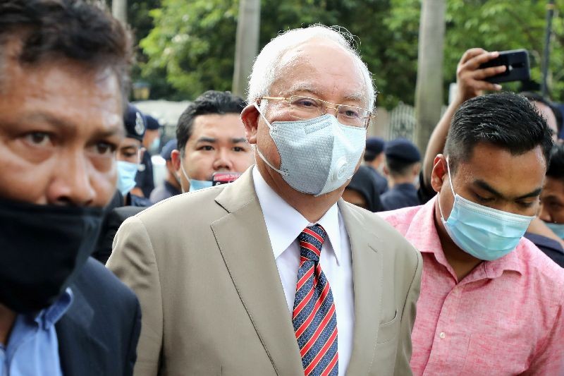 Former Malaysian Prime Minister Najib Razak arrives at Kuala Lumpur High Court in Kuala Lumpur, Malaysia July 28, 2020. REUTERS/ Lim Huey Teng
