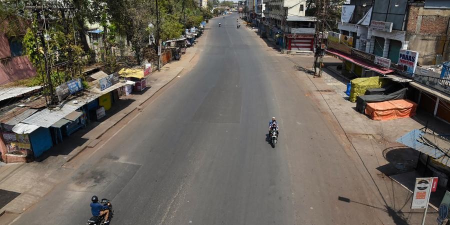 A city street wears a deserted look during 'Janata curfew' in the wake of coronavirus pandemic in Bhopal Sunday March 22 2020. A city street wears a deserted look during 'Janata curfew' in the wake of coronavirus pandemic in Bhopal Sunday March 22 2020. (Photo | PTI)