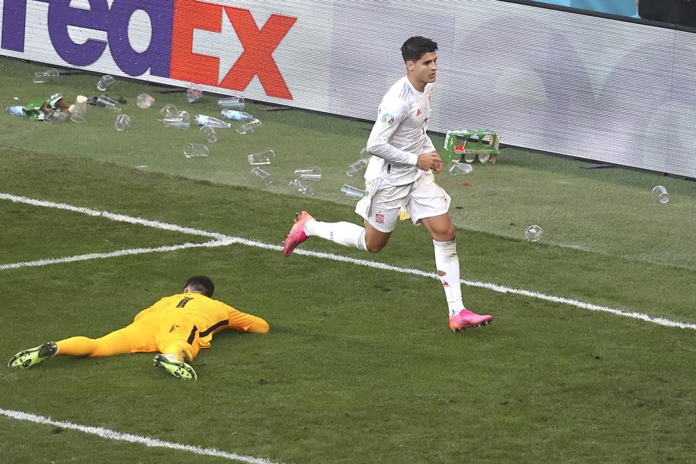 Spain's Alvaro Morata celebrates after scoring his team's fourth goal during the Euro 2020 soccer championship round of 16 match between Croatia and Spain, at Parken stadium in Copenhagen, Denmark, Monday, June 28, 2021. (Wolfgang Rattay, Pool via AP)