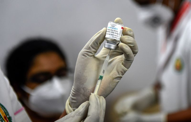A medic prepares to administer a dose of COVID-19 vaccine at the Government Omandurar Medical College and Hospital, in Chennai. (PTI File Photo)