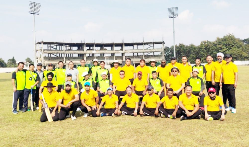A veterans’ cricket exhibition match between the DECF and KDVCC was played at Sovima on November 13.