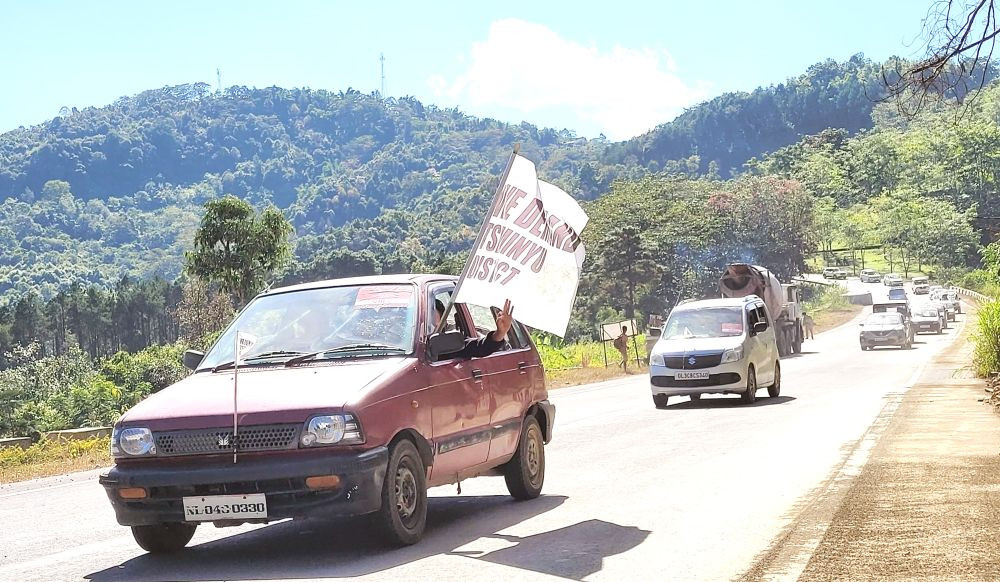 The Rengma Selo Zi held a motor rally on November 18 in support of the demand for a separate Tseminyu district.