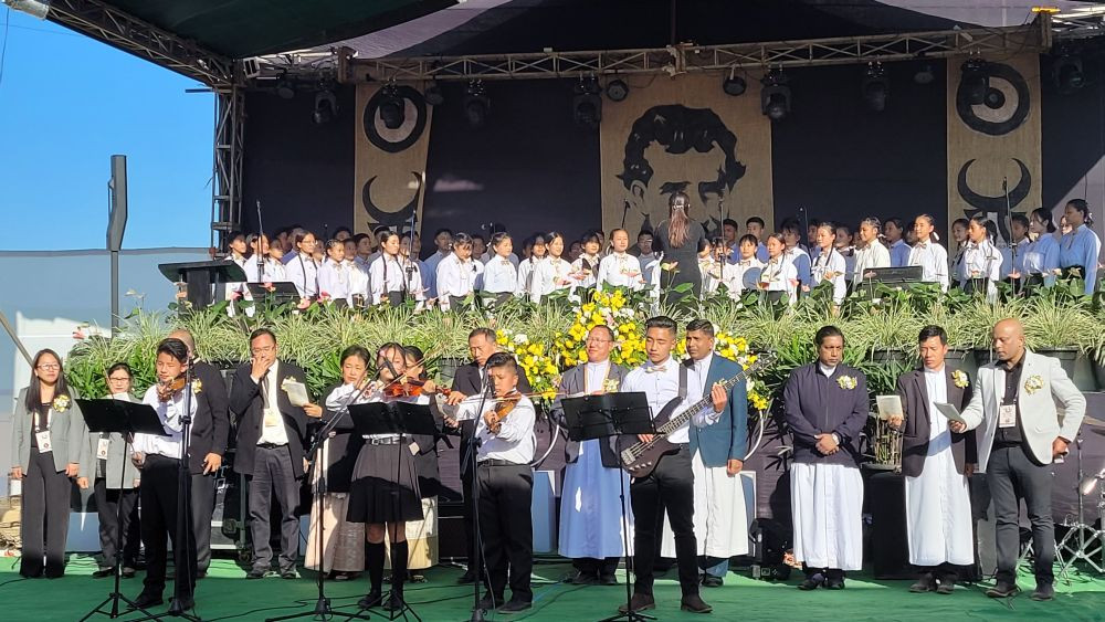 Jubilee choir with organizing committee and others sings school anthem during the golden jubilee grand finale of Don Bosco Kohima on November 20. (Morung Photo)