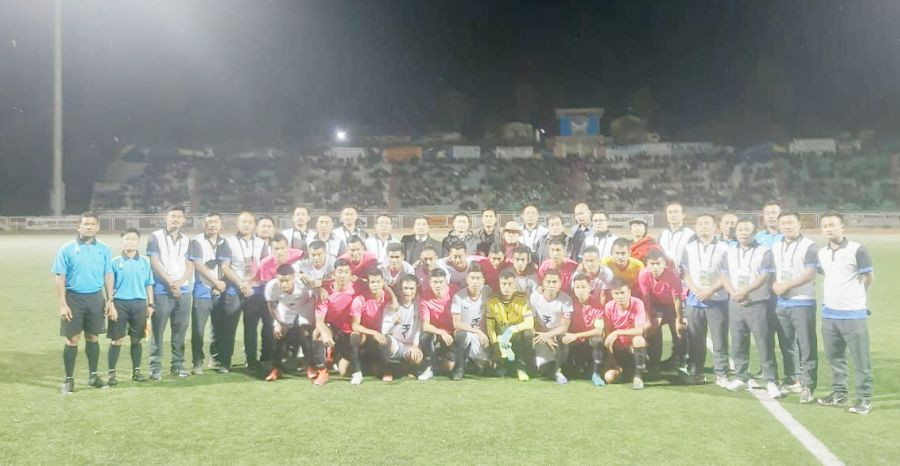 Head Hunters with officials and others on the concluding day of the 21st NSF Martyrs Memorial Trophy 2021 at Indira Gandhi Stadium on November 6.