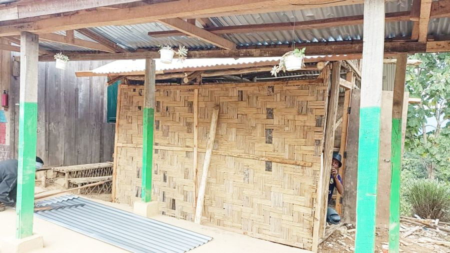 The cabin financed by BJP President Imolemba Jamir under construction. It was constructed in one day.
