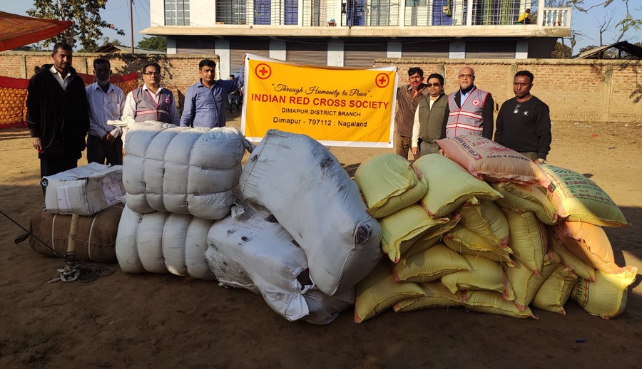 Indian Red Cross Society, Dimapur District Branch donated 20 bags of Rice, 200 blankets, 10 tent-clothes, 100 masks, 40 t-shirts for the victims of December 22 fire incident through Ura Village Council Chairman and youth members on December 23. Vice-Chairman of IRCS, DDB Ajay Sethi, Honorary Secretary KK Paul, Treasurer Ajit Sethi were present on the occasion besides Patron Naresh Sethi and volunteers Juel Acharjee, Kunju Nayak, Ram Panda, Kushal Sethi. (Photo Courtesy: IRCS Dimapur Branch)