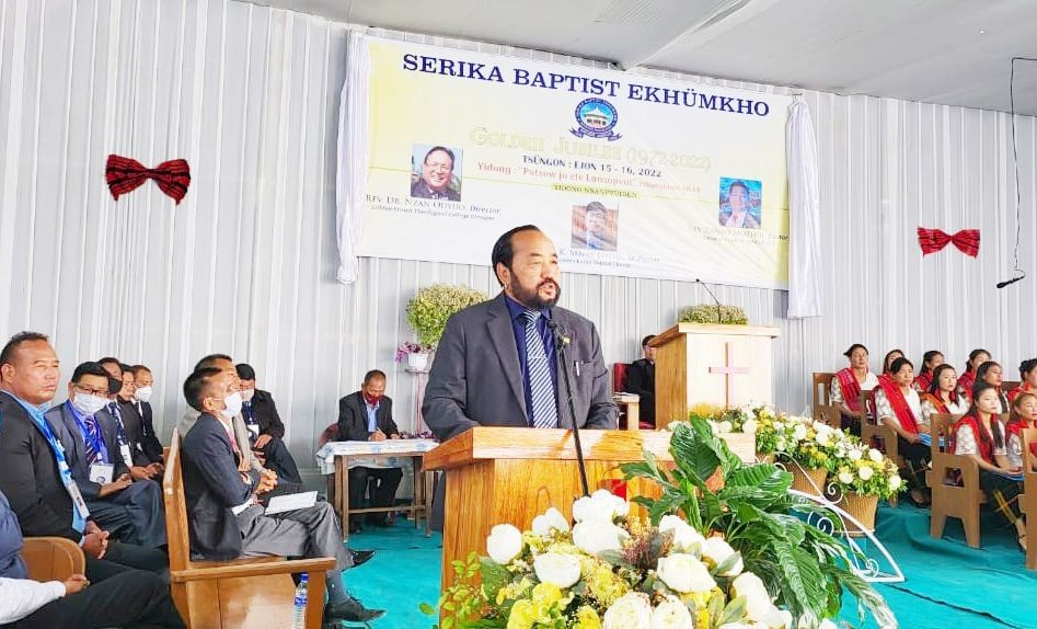 Dy CM Y Patton speaking at the Serika Baptist Church golden jubilee celebration.