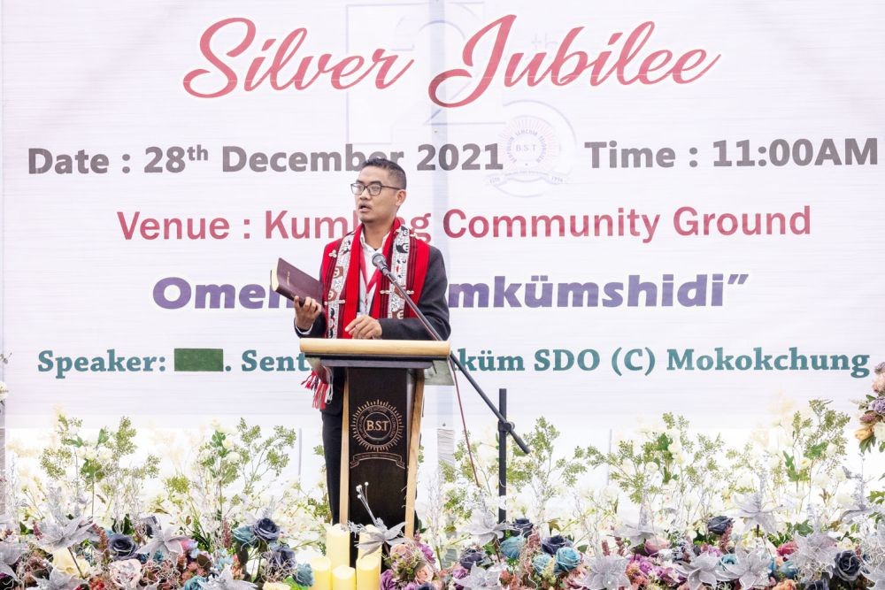 SDO (C) Mokokchung, Sentilong Ozukum speaking at the silver jubilee celebration of the Benpuluin Semchir Telongjem at Kumlong Ward.