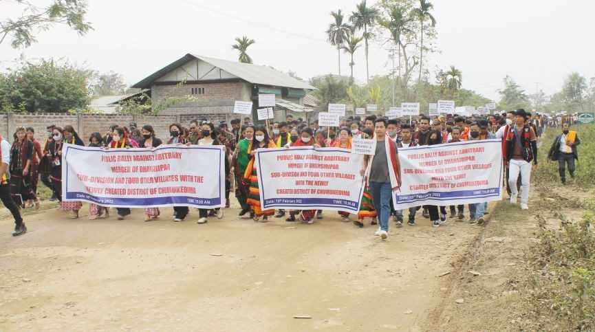 Holding banners and placards, protester march towards the SDO (Civil) Dhansiripar office during a peaceful public rally organised the Joint Coordination Committee of Villages for Dimapur District on February 10. (Morung Photo)
