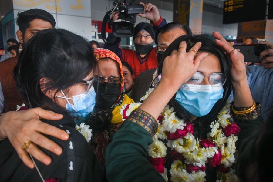 PM's personal ties with leaders of Ukraine's neighbours made evacuation possible: Adityanath