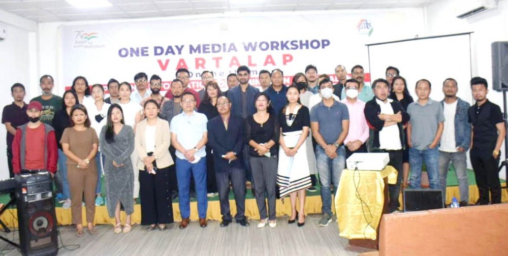 Dimapur based media persons with the resource persons and organizers during the one day workshop VARTALAP, at Hotel Saramati Dimapur on March 7. (DIPR Photo)