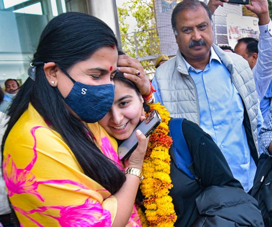 Jaipur: Mayor of the Jaipur Municipal Corporation (Greater) Somya Gurjar greets an Indian student, after she was evacuated from war-torn Ukraine, in Jaipur, Thursday, March 3, 2022. (PTI Photo)