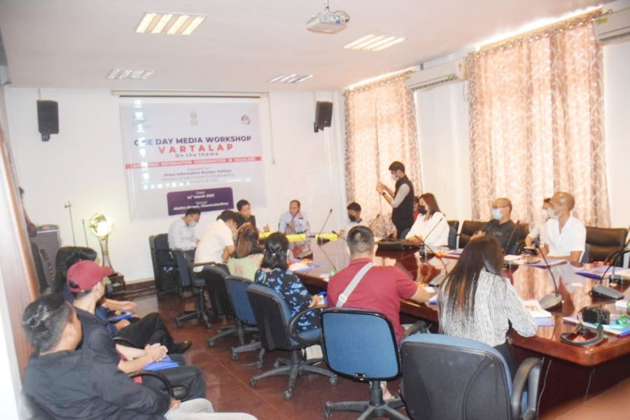 The workshop (Vartalap), which was conducted by the Kohima branch of the Press Information Bureau in Chümoukedima on March 14. (PIB Photo)