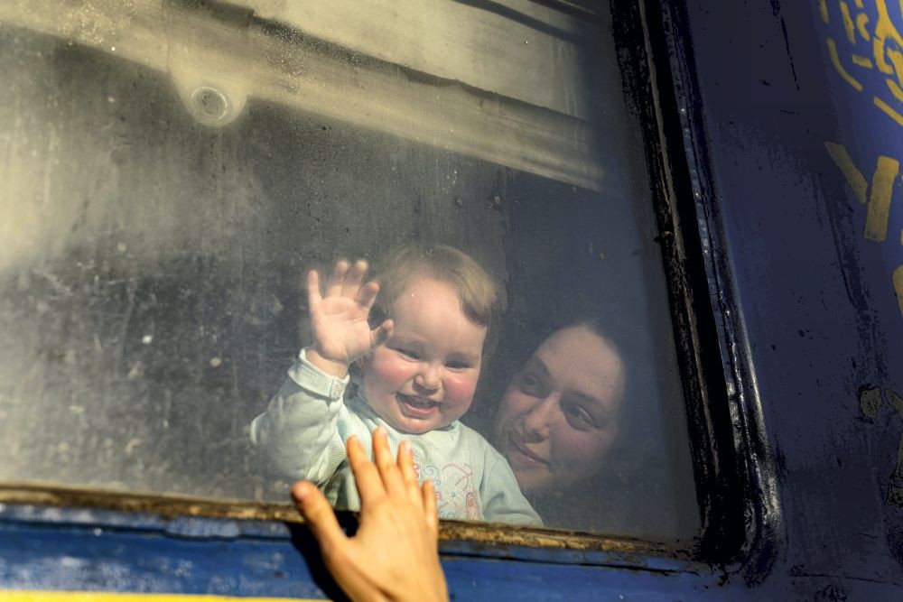 Ukraine intel: Russia may try to split country