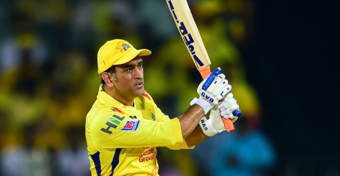 Dhoni steps aside, hands over CSK captaincy to Jadeja