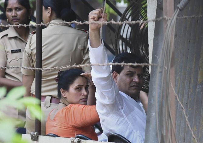 Mumbai CP shares video of Ranas after 'inhuman' treatment claim
