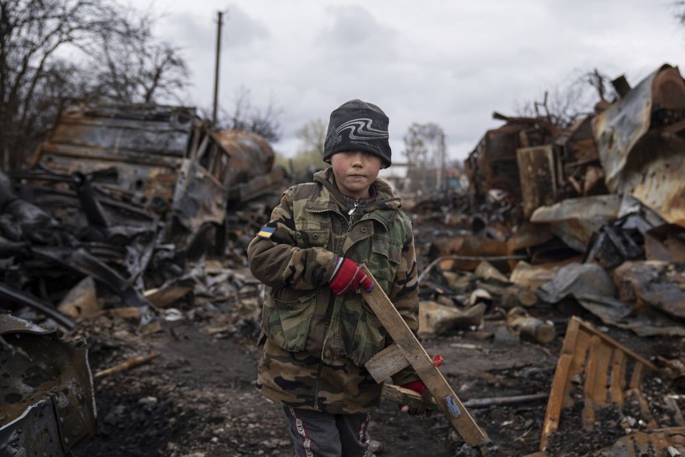 Ukrainian governor: Russian strikes kill at least 6 in Lviv