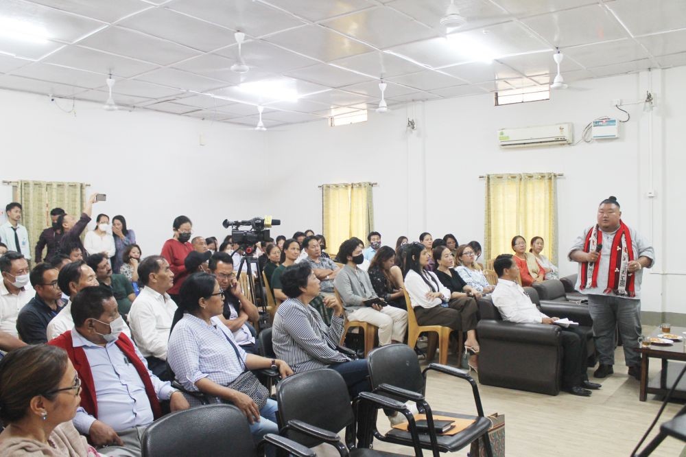 Minister Temjen Imna Along interacting with the participants of the panel discussion on ULB elections with 33% reservation for women in Dimapur on April 29. (Morung Photo)