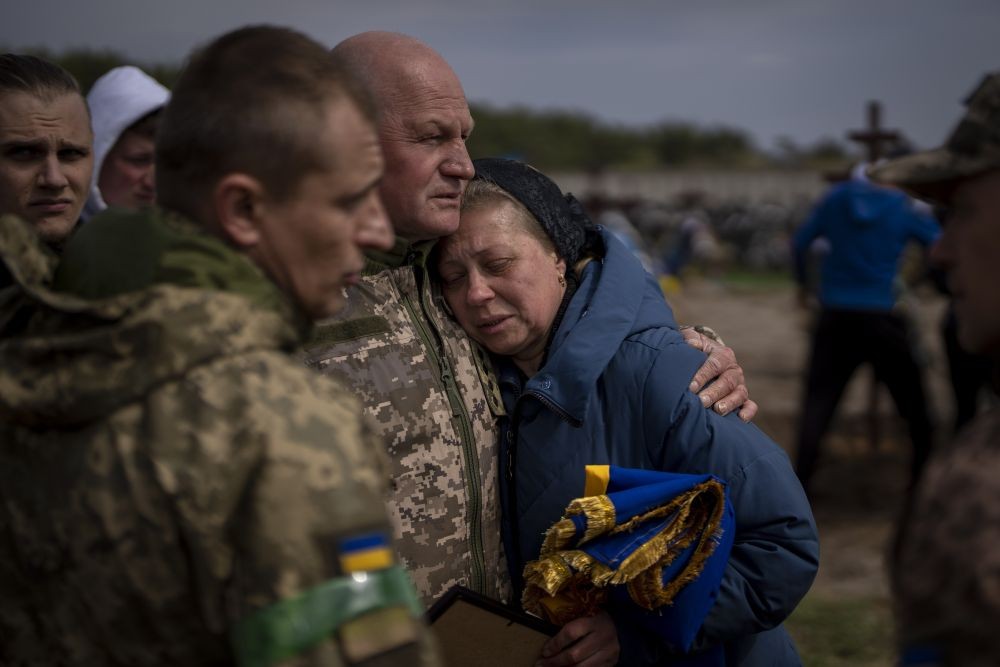 Russian-speaking Latvians call for war's end